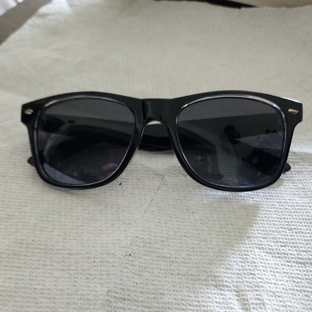 Stylish Black Sunglasses